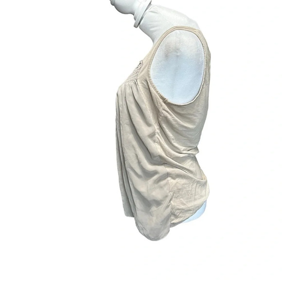 New York and Company Stretch women's size medium short sleeve blouse, beige - Picture 2 of 6